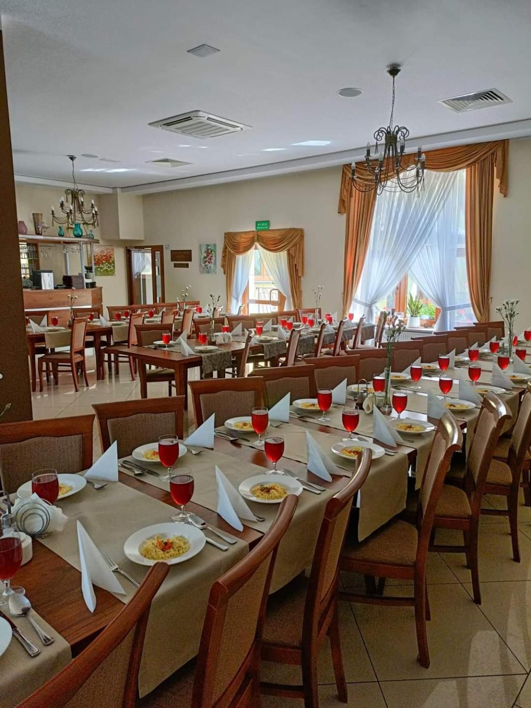 Hotel Chancza Spa & Restauracja Rakow  Exteriör bild