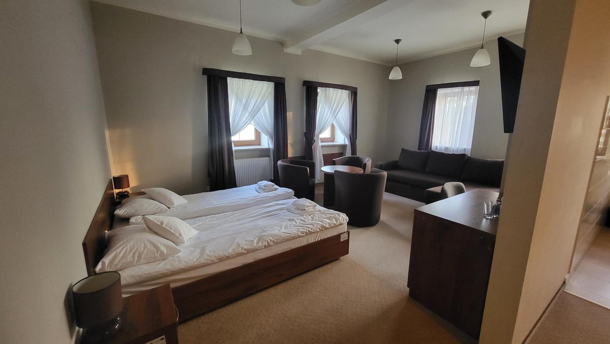 Hotel Chancza Spa & Restauracja Rakow  Exteriör bild